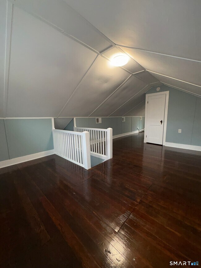 Building Photo - 1045 Cooke St