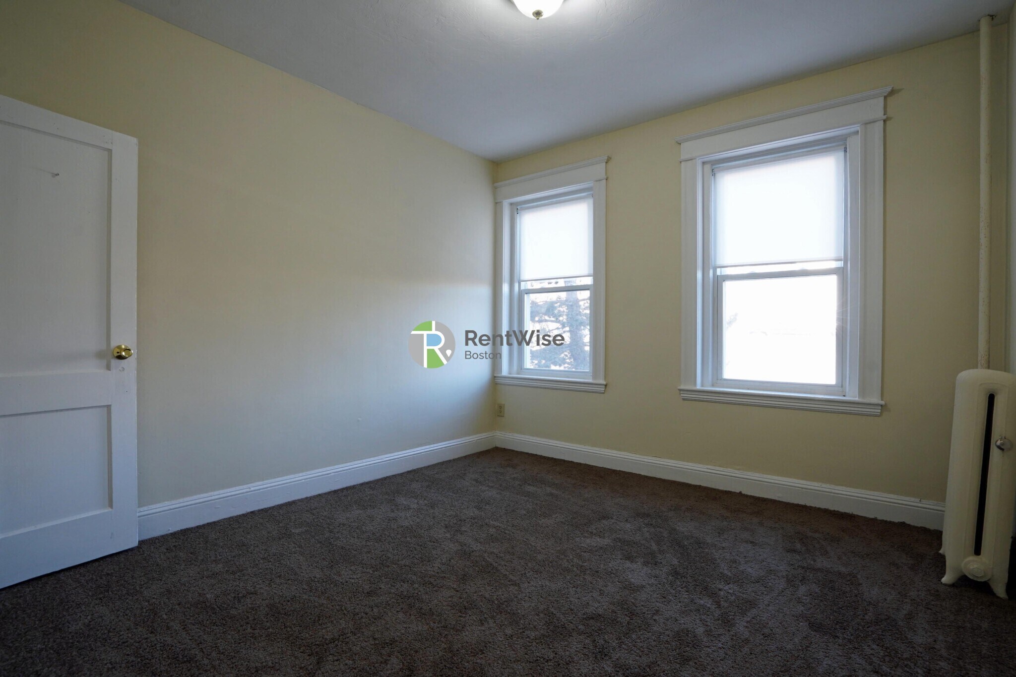 Building Photo - 68 Woodstock Ave