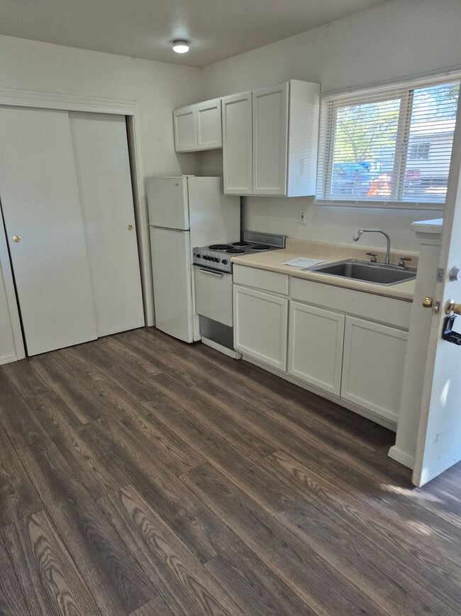 Building Photo - 5735 Old Hwy 53