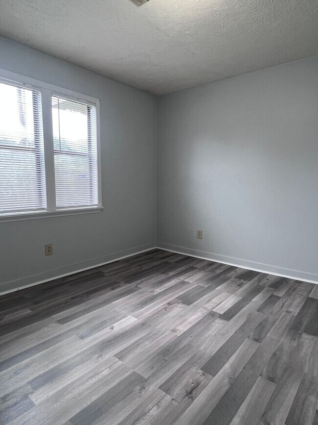 Building Photo - Brown Investments Duplex