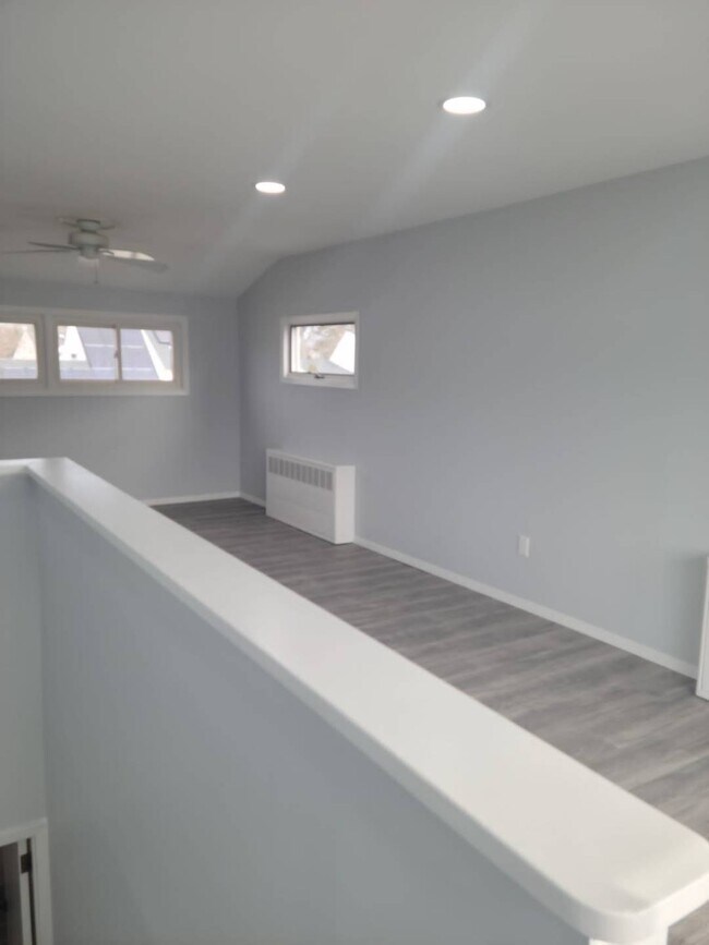 Building Photo - 8 Hardy Ln