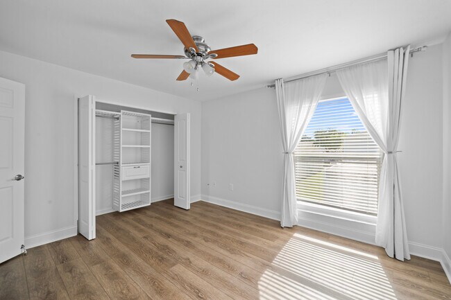 Building Photo - 11816 Cypress Hill Cir