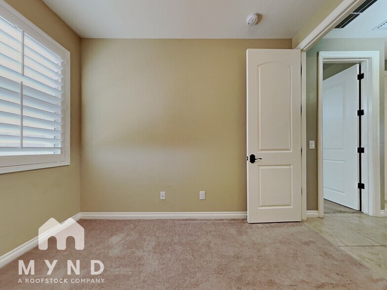 Building Photo - 264 E Mead Dr