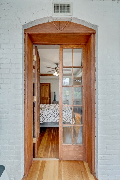 Building Photo - 108 S 36th St