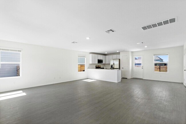 Building Photo - 331 Bugbee