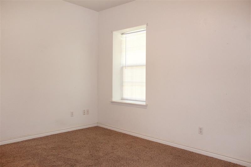 Building Photo - 940 W Tarleton St