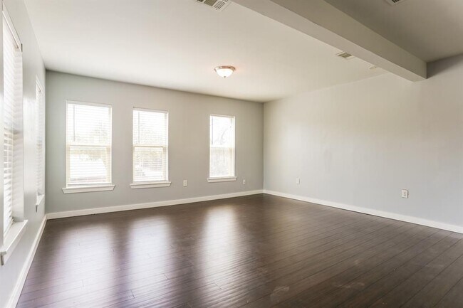 Building Photo - 4801 Avenue H