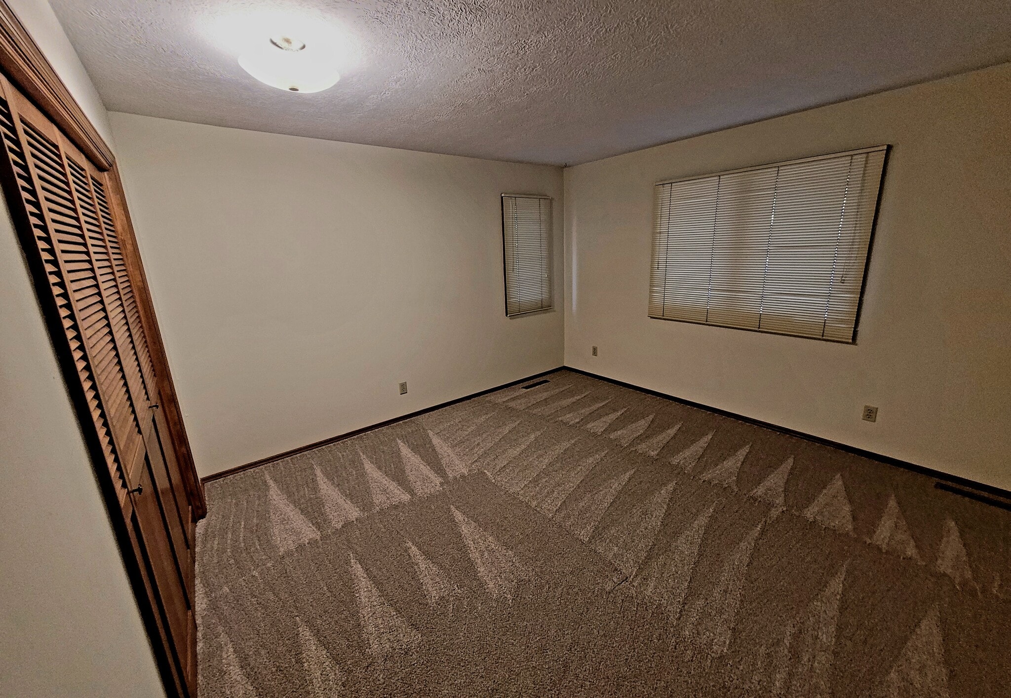 second bedroom - 1711 W Koch St
