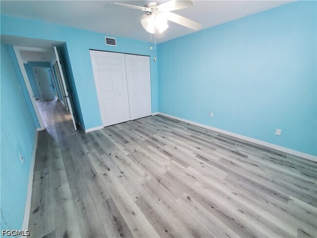 Building Photo - 1055 Palm Ave