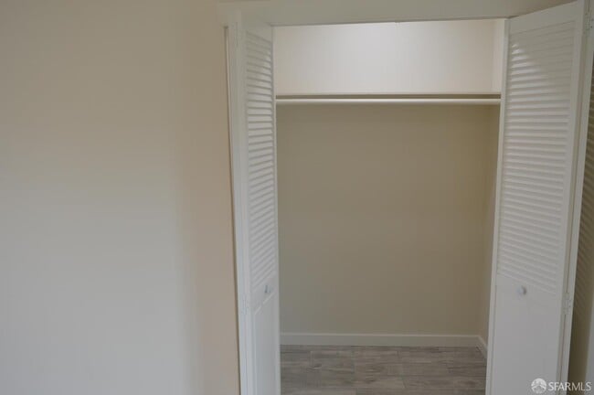 Building Photo - 87 Lakemont Dr