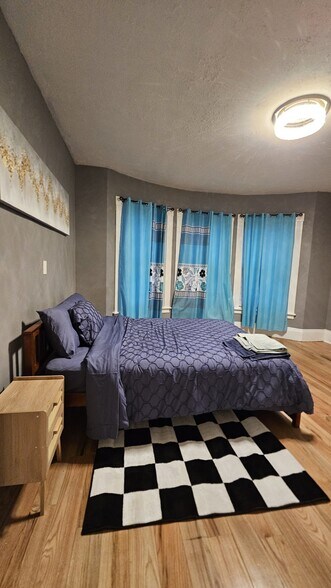 Building Photo - 14 Lawton Ave