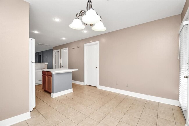 Building Photo - 5806 Sonoma Ridge