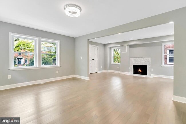 Building Photo - 6005 New Hampshire Ave NE