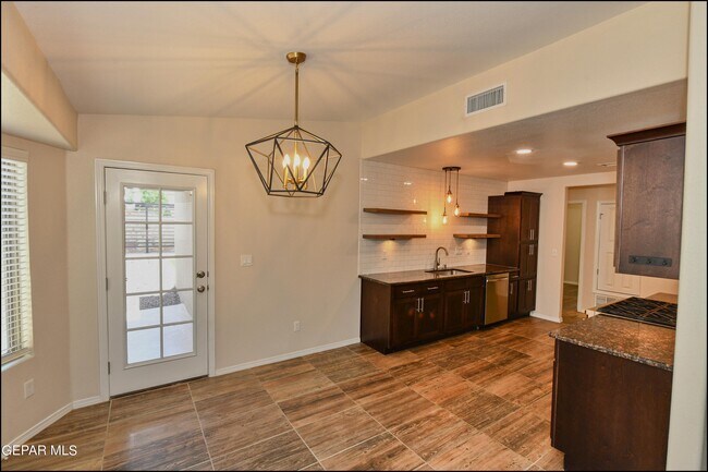 Building Photo - 12060 Mesquite Thorn Dr