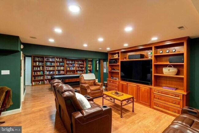 Building Photo - 14932 Alpine Bay Loop