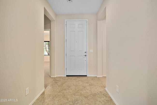 Building Photo - 17555 W Hedgehog Pl