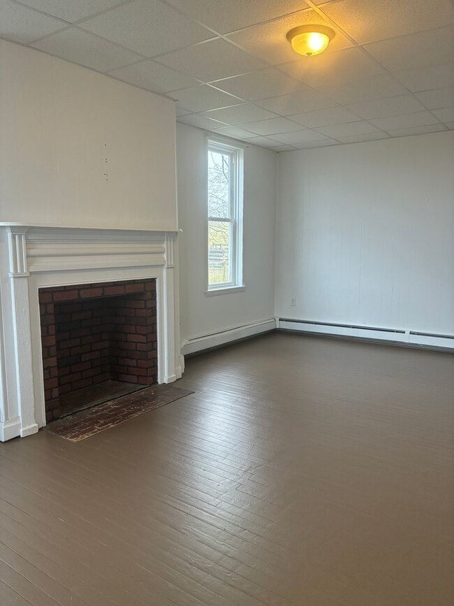 Building Photo - Single Family Home