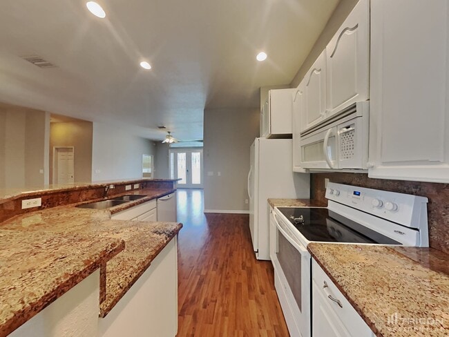 Building Photo - 2852 Cerullo St