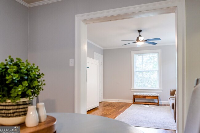 Building Photo - 111 E Screven St