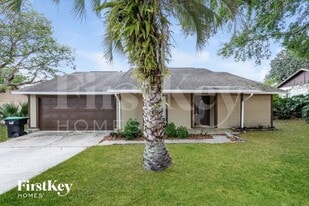 Building Photo - 7652 Clubhouse Estates Dr