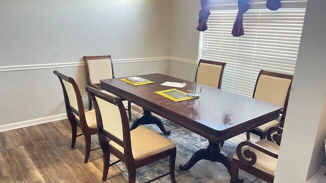 Building Photo - 6917 Minchew Ct