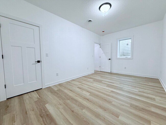 Building Photo - 1513 Prairie Dr