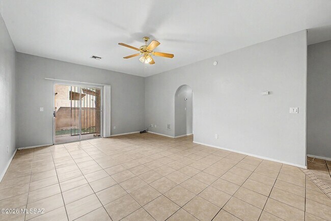 Building Photo - 1316 E Zulema Loop