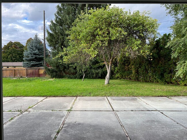 Building Photo - 3728 W Delbert Ave