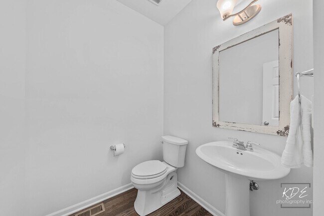 Building Photo - 4426 Monroe Ct