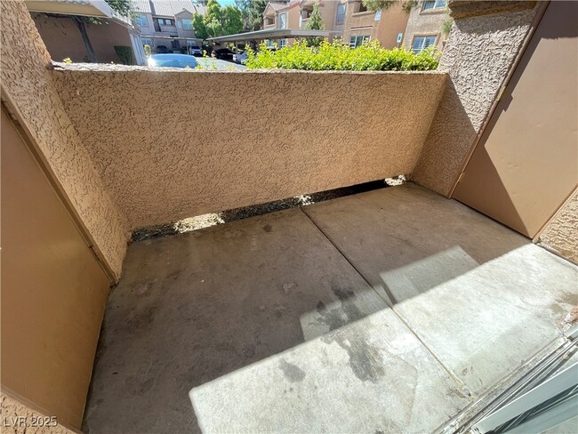 Building Photo - 1150 N Buffalo Dr