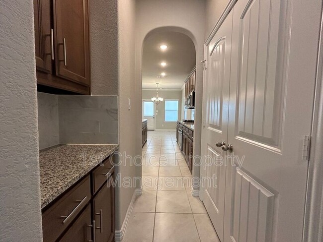 Building Photo - 7205 Tesoro Trl