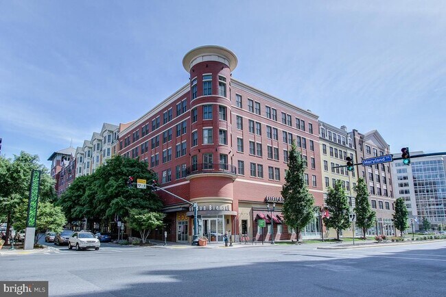 Building Photo - 38 Maryland Ave
