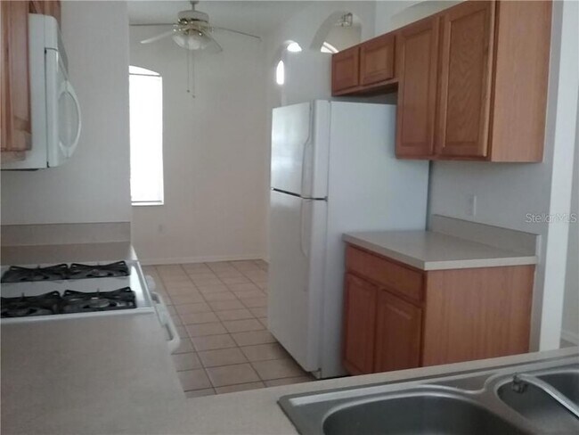 Building Photo - 6246 Blue Runner Ct