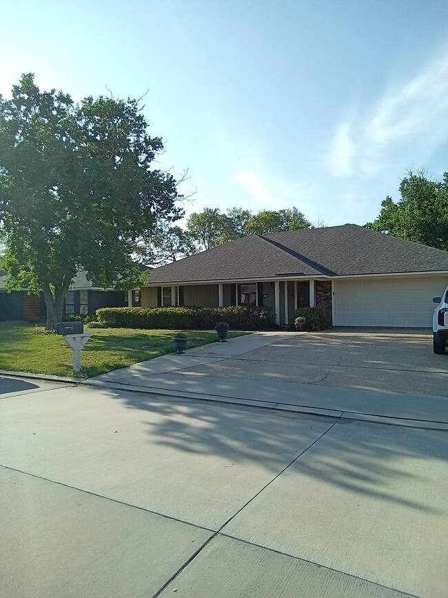 Building Photo - Brownlee Estates