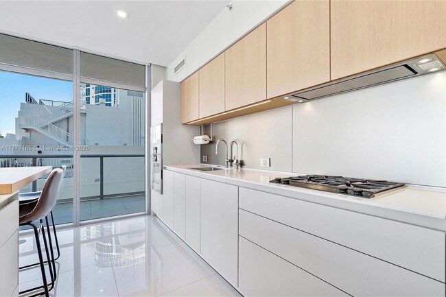 Building Photo - 3737 Collins Ave