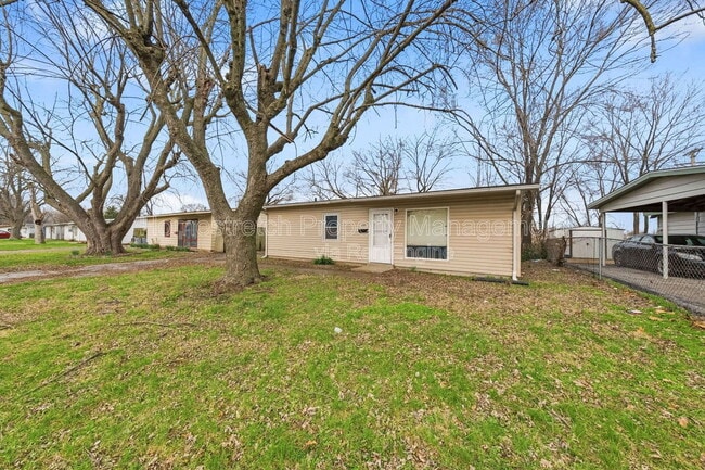 Building Photo - 133 St Thomas Ln