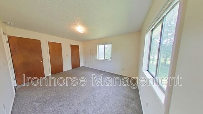 Building Photo - 411 N 16th Ave