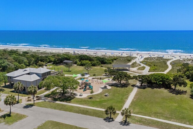 Building Photo - 587A Sunnyside Ave