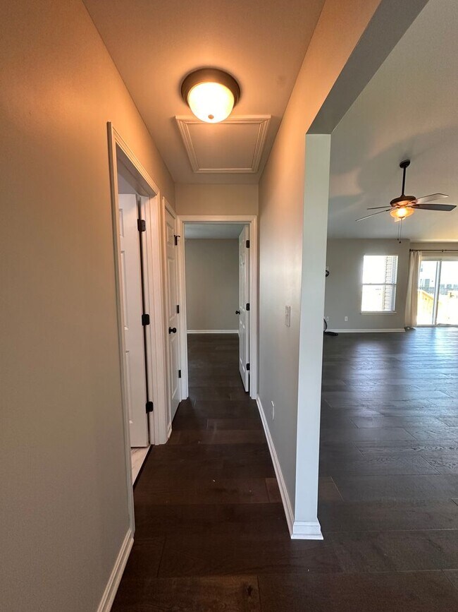 Building Photo - 4BR/2BA Home for Rent in Eastwood w/Basement and Backyard Deck!