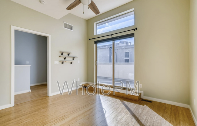 Building Photo - 2331 Glenarm Pl