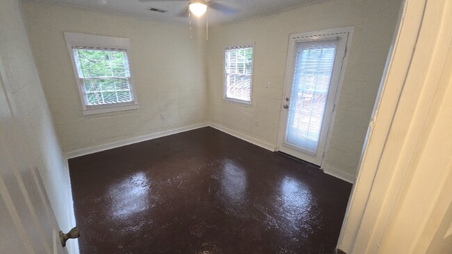 Building Photo - 155 Glenhaven Ave
