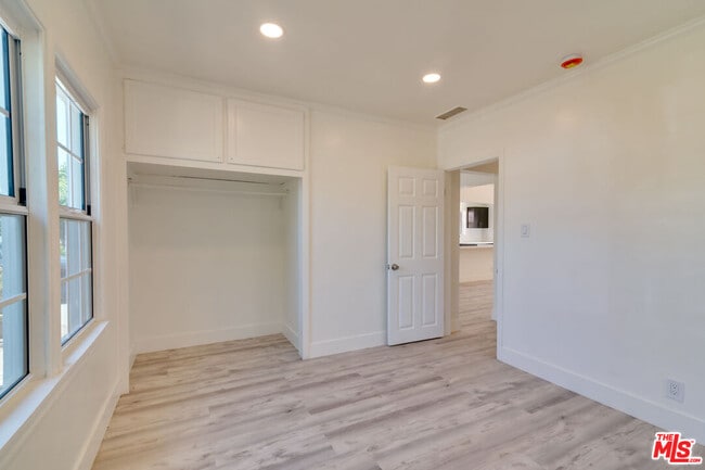 Building Photo - 8037 Campion Dr