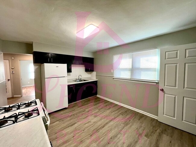 Building Photo - Adorable 3 Bedroom 1 Bathroom Home!