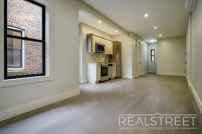 Building Photo - Brand New 1 Bed w Full Kitchen Amenities in Prime Crown Heights