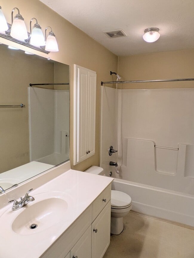 Building Photo - 407 Flowing Creek Dr