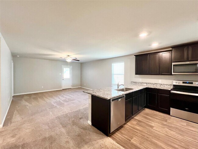 Building Photo - 1033 Riverdale Cove