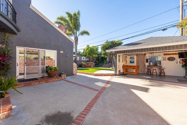 Building Photo - 1605 Lynngrove Dr