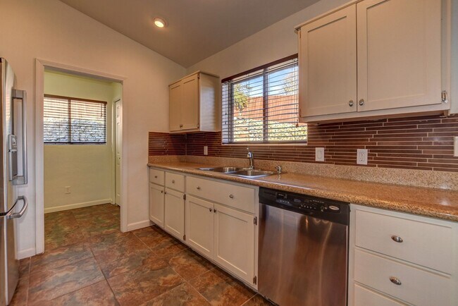 Building Photo - 8660 E Manley Dr