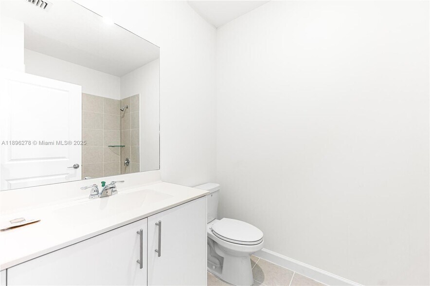 Building Photo - 2232 SE 30th St