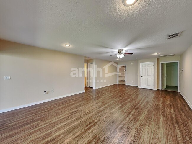 Building Photo - 6405 Oyster Island Cove